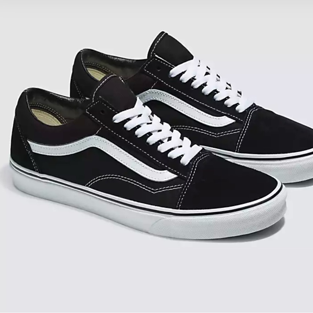 Vans Old Skool Black & White Women’s 9.5